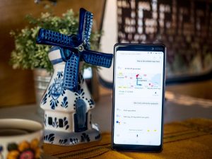 LiveChat Service B.V. verwacht dat zoekopdrachten steeds vaker via bijvoorbeeld google assistent zullen worden gedaan. Dat biedt kansen.